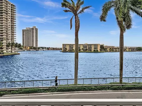 2851 NE 183rd St #217E, Aventura, FL 33160