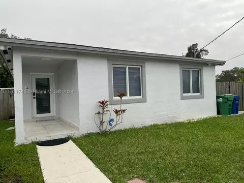 11920 SW 215th St, Miami, FL 33177