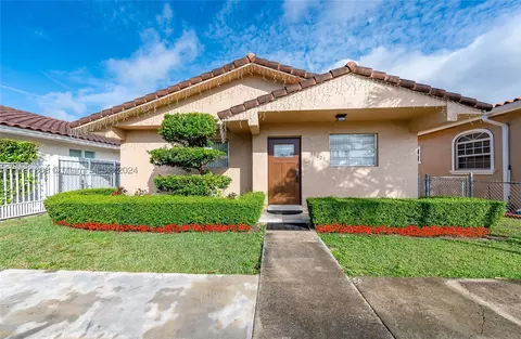 10425 SW 26th Ter, Miami, FL 33165