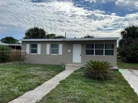 1354 11th St, West Palm Beach, FL 33401