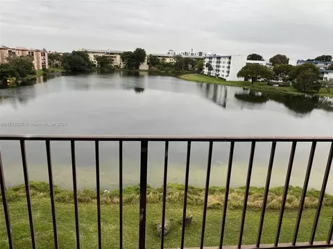 8895 Fontainebleau Blvd #410, Miami, FL 33172