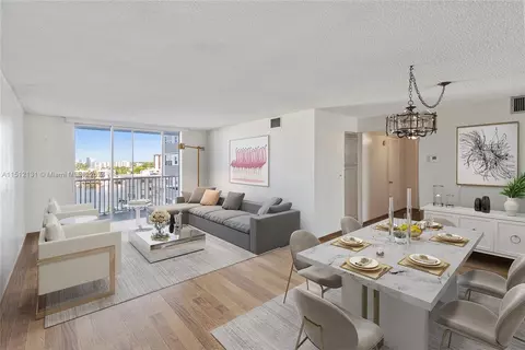 137 Golden Isles Dr #811, Hallandale Beach, FL 33009