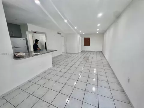 4050 NW 135th St #14-10, Opa Locka, FL 33054