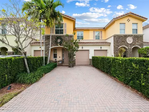 7775 SW 52nd Pl, Davie, FL 33328