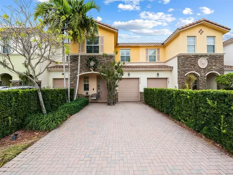 7775 SW 52nd Pl, Davie, FL 33328
