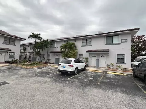 200 SW 113th Ave #203, Sweetwater, FL 33174
