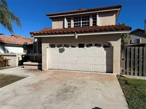 15566 SW 62nd Ter, Miami, FL 33193