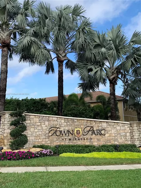 9599 S Town Parc Cir S, Parkland, FL 33076