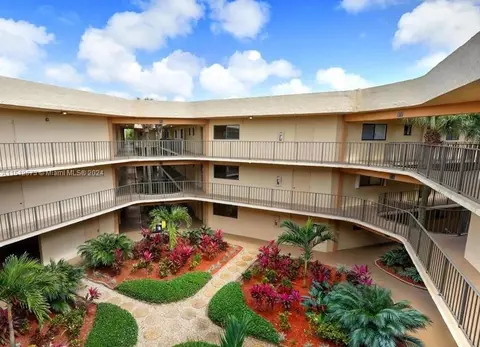 8005 SW 107th Ave #318, Miami, FL 33173