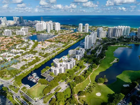 3401 N Country Club Dr #803, Aventura, FL 33180