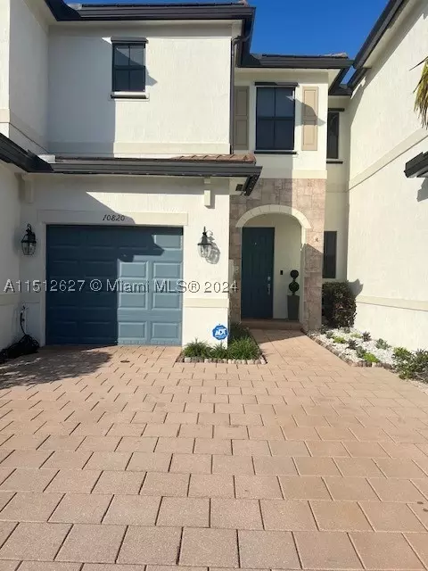 10820 W 33rd Way, Hialeah, FL 33018 photo 1