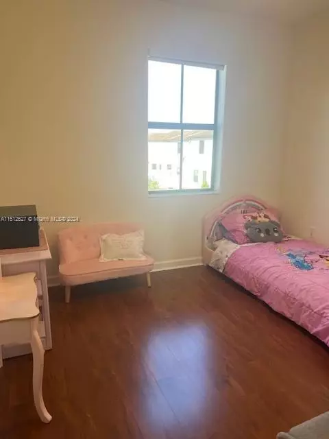 10820 W 33rd Way, Hialeah, FL 33018 photo 21