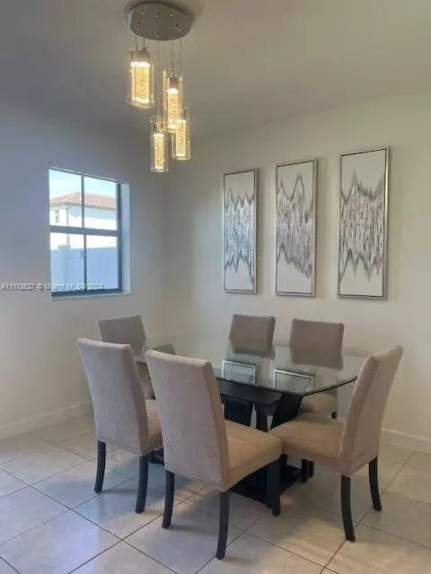 10820 W 33rd Way, Hialeah, FL 33018 photo 6