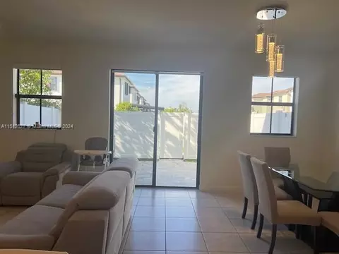10820 W 33rd Way, Hialeah, FL 33018 photo 3