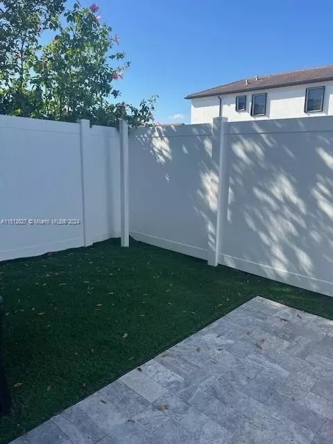 10820 W 33rd Way, Hialeah, FL 33018 photo 10