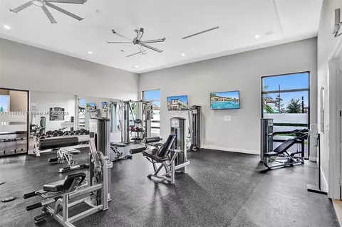 10820 W 33rd Way, Hialeah, FL 33018 photo 33