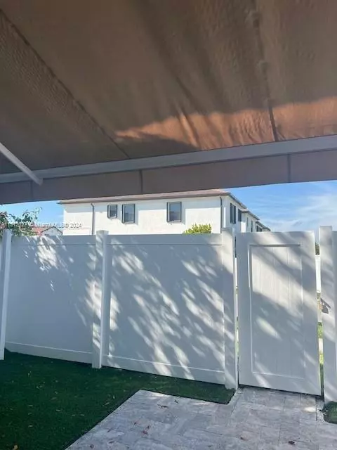 10820 W 33rd Way, Hialeah, FL 33018 photo 11