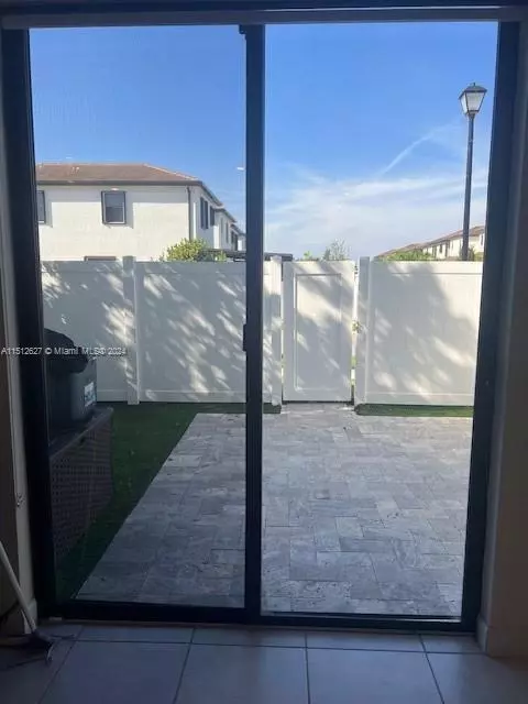 10820 W 33rd Way, Hialeah, FL 33018 photo 8