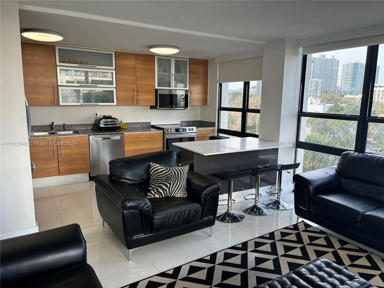 600 NE 36th St Unit 523