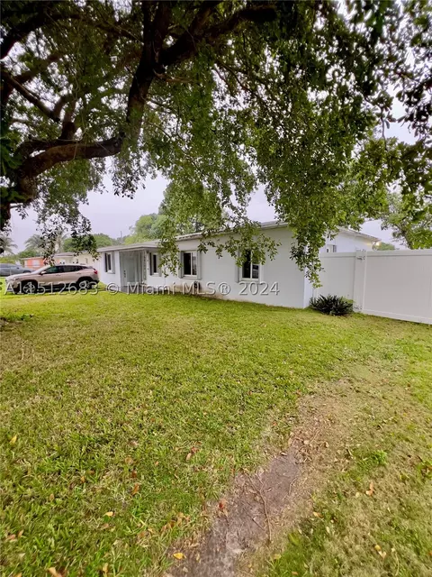14781 Pierce St, Miami, FL 33176