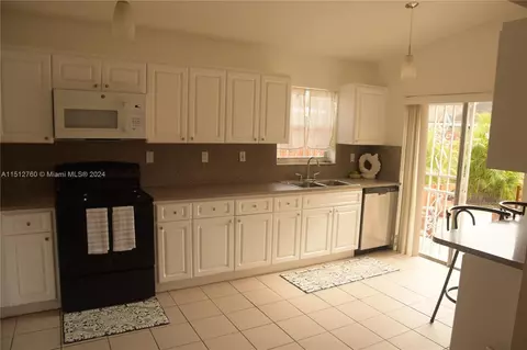 6758 NW 199th St, Hialeah, FL 33015 photo 8