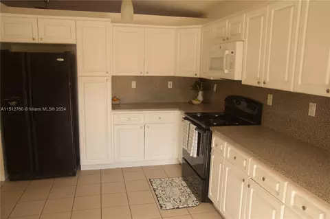 6758 NW 199th St, Hialeah, FL 33015 photo 10