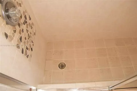 6758 NW 199th St, Hialeah, FL 33015 photo 25