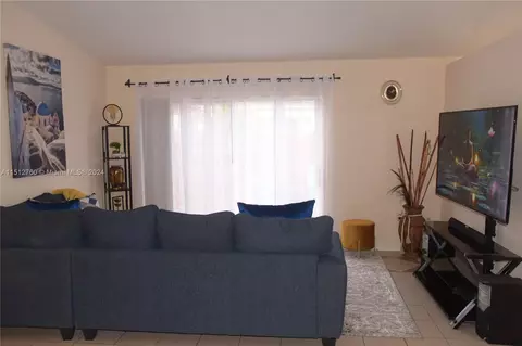 6758 NW 199th St, Hialeah, FL 33015 photo 3