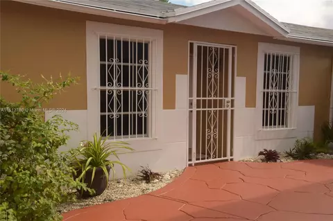 6758 NW 199th St, Hialeah, FL 33015 photo 2