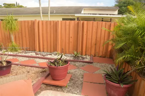 6758 NW 199th St, Hialeah, FL 33015 photo 34