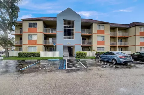 18870 NW 57th Ave #201, Hialeah, FL 33015