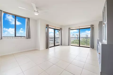 3530 SW 22nd St #904, Miami, FL 33145