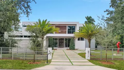 9316 SW 69th Ct, Pinecrest, FL 33156