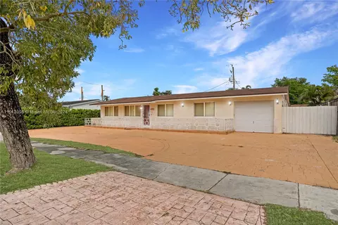 4911 SW 95th Ave, Miami, FL 33165