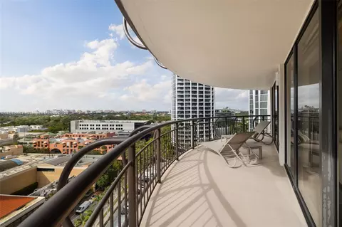 2843 S Bayshore Dr #17A, Coconut Grove, FL 33133