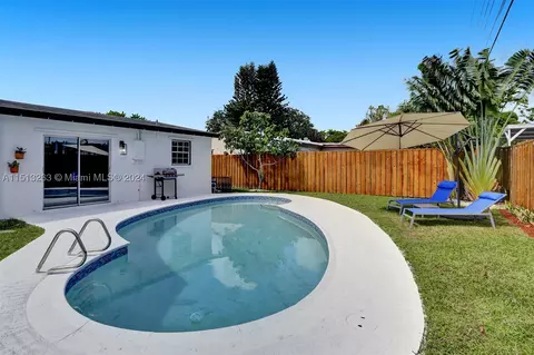 531 N 70th Ter, Hollywood, FL 33024