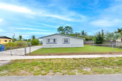 3270 NW 210th Ter, Miami Gardens, FL 33056