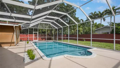 15301 SW 83rd Ave, Palmetto Bay, FL 33157