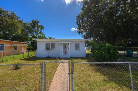 1798 NW 52nd St, Miami, FL 33142