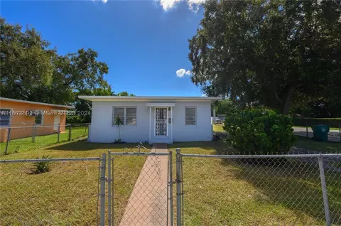 1798 NW 52nd St, Miami, FL 33142