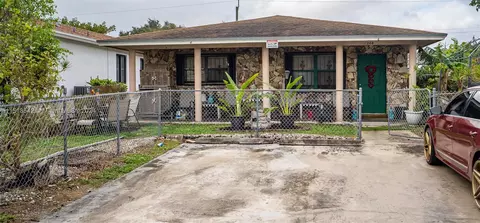 208 NW 7th St, Hallandale Beach, FL 33009