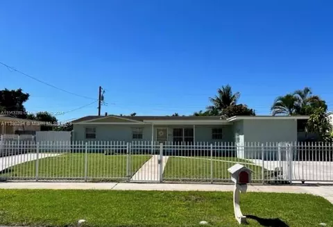 4330 NW 182nd St, Miami Gardens, FL 33055