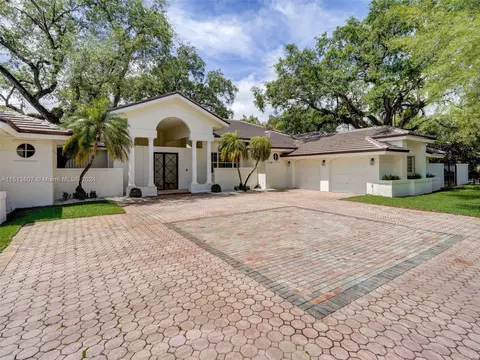 11130 SW 84th Ct, Miami, FL 33156