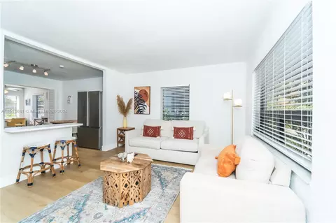 2222 Douglas, Hollywood, FL 33020