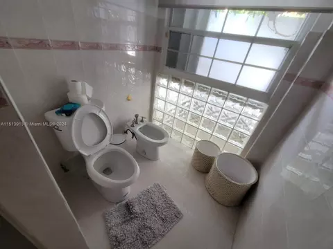 2425 SW 19th Ter, Miami, FL 33145 photo 13