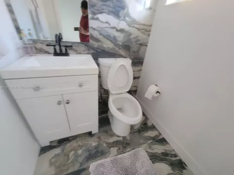 2425 SW 19th Ter, Miami, FL 33145 photo 12