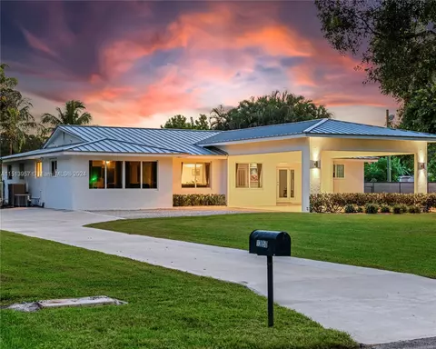 13850 SW 18th Ct, Davie, FL 33325