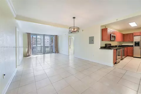 401 69th St #200, Miami Beach, FL 33141