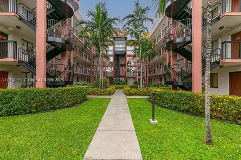 5460 W 21st Ct #413, Hialeah, FL 33016