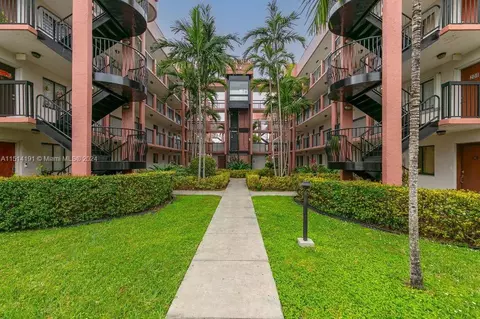 5460 W 21st Ct #413, Hialeah, FL 33016